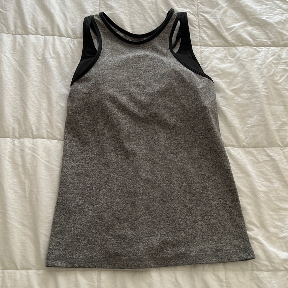 Lululemon sports bra and tank top